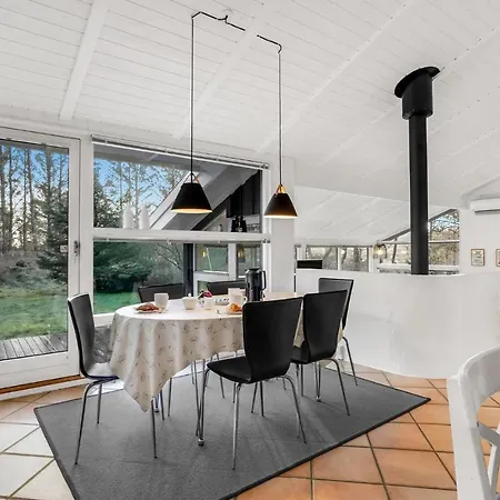 Feriehus Awesome In With Kitchen